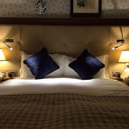 The Crown Wetherspoon Hotel วุร์สเตอร์ ภายนอก รูปภาพ