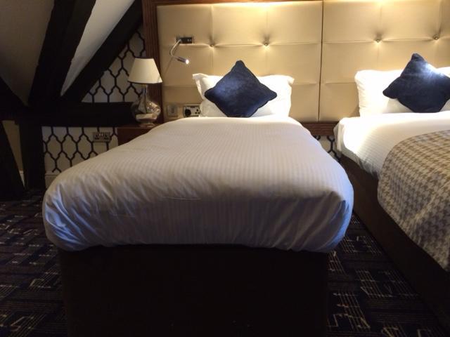 The Crown Wetherspoon Hotel วุร์สเตอร์ ภายนอก รูปภาพ